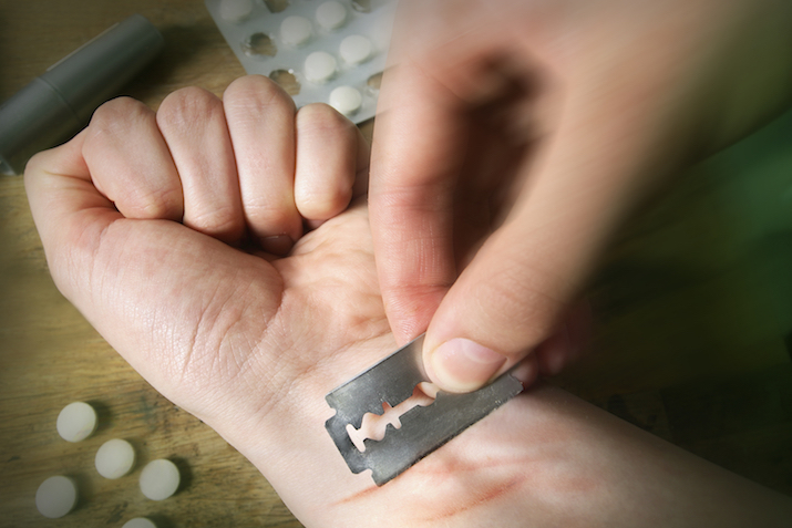 6) Cara Bunuh Diri - Potong Nadi